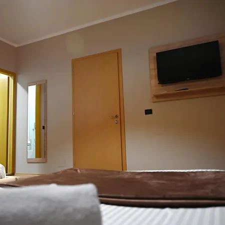 Fly בית אירוח