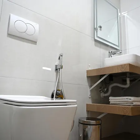 Fly בית אירוח *