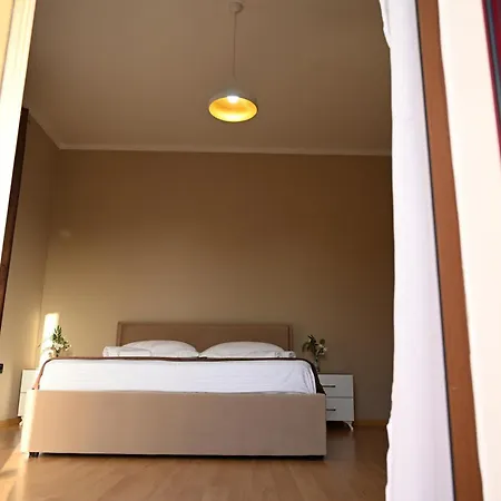 Fly בית אירוח Krujë