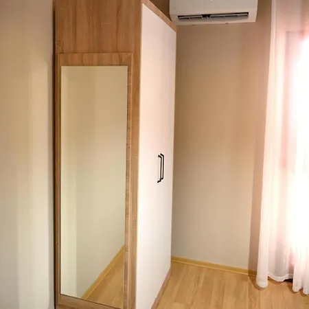 Fly منزل للإقامة Krujë